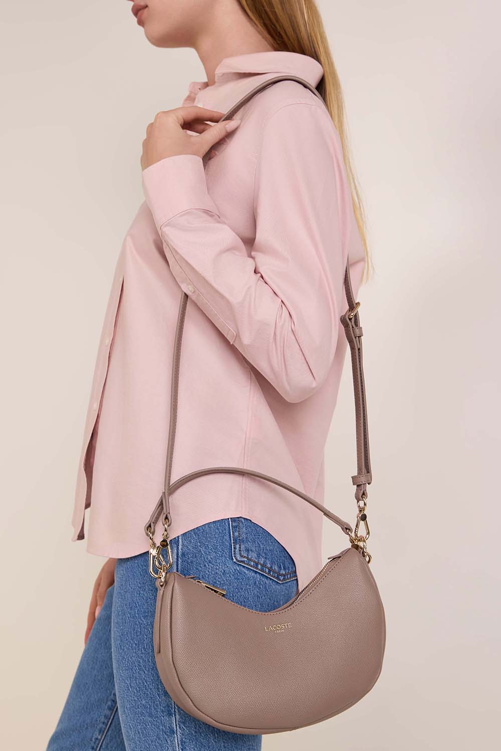 תמונת כל הלוק של תיק שאנז אליזה סמול